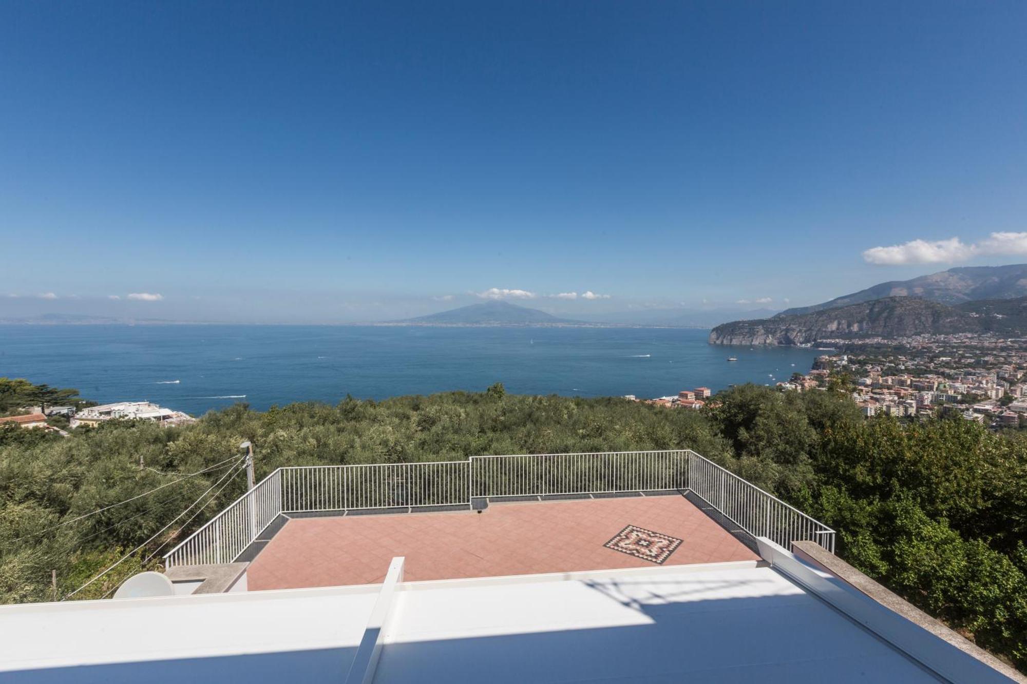 La Terrazza Sul Golfo Villa Sorrento Exteriör bild
